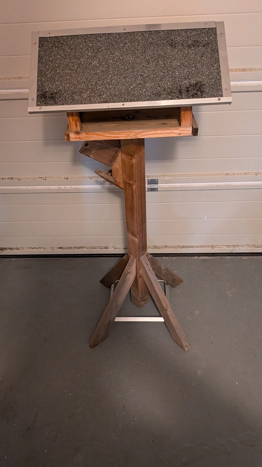 Houten vogelhuisje met standaard, Ophalen of Verzenden, Nieuw