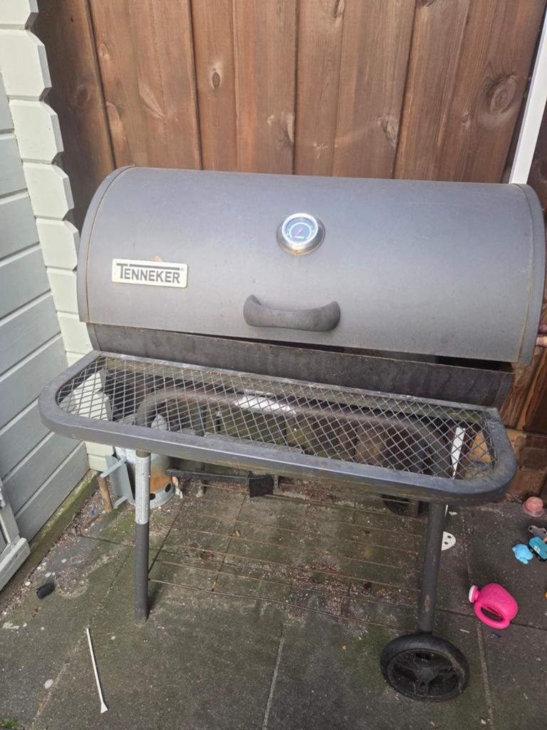 Tenneker Houtskoolbarbecue met thermometer, Ophalen of Verzenden, Gebruikt, Tenneker