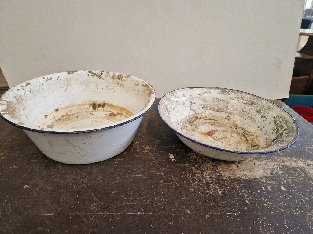 2 stuks witte emaillen bakken met blauwe rond, Antiek en Kunst, Antiek | Emaille, Ophalen of Verzenden