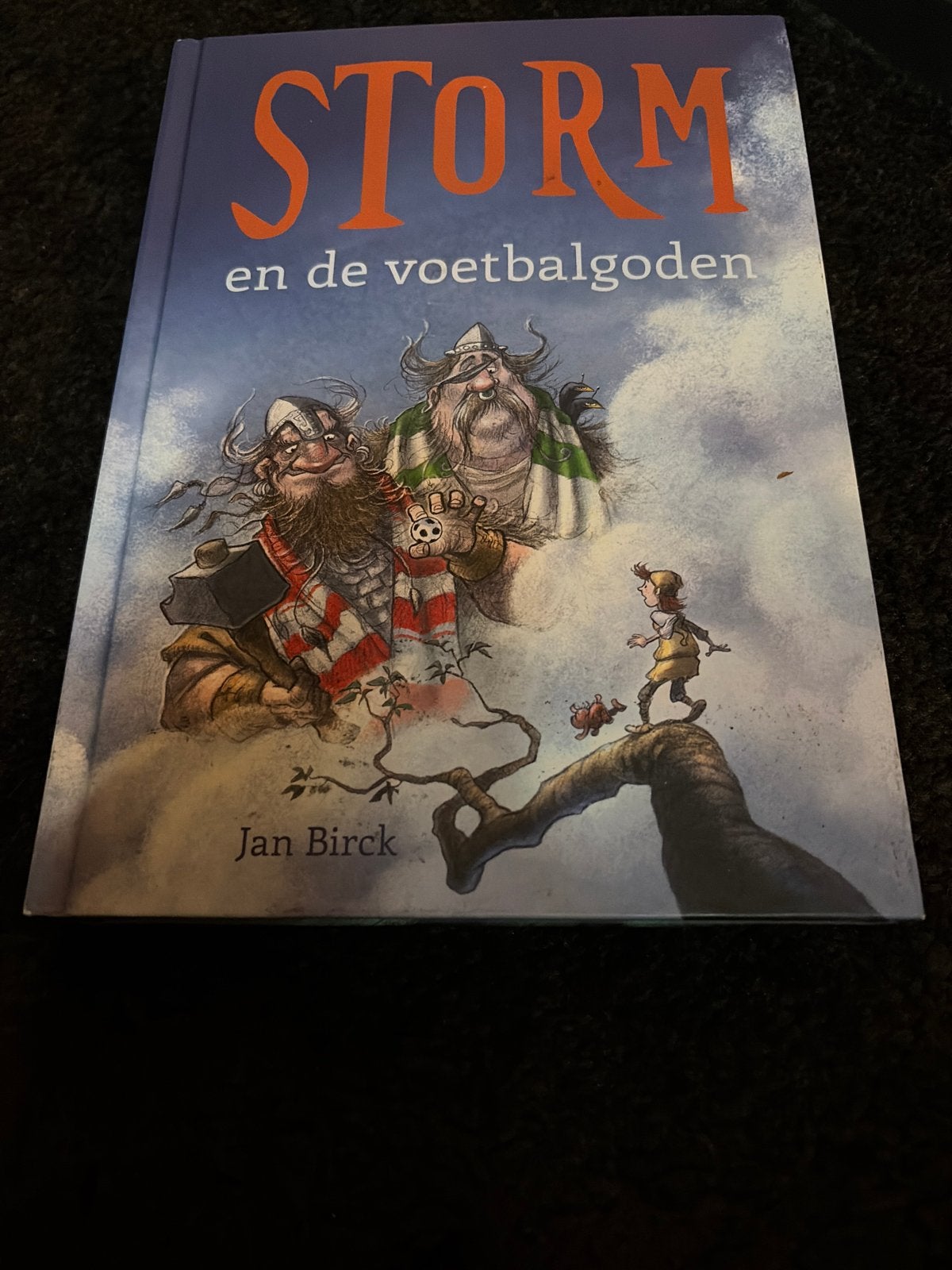 Storm en de voetbalgoden - Jan Birck, Boeken, Ophalen of Verzenden, Zo goed als nieuw, Fictie