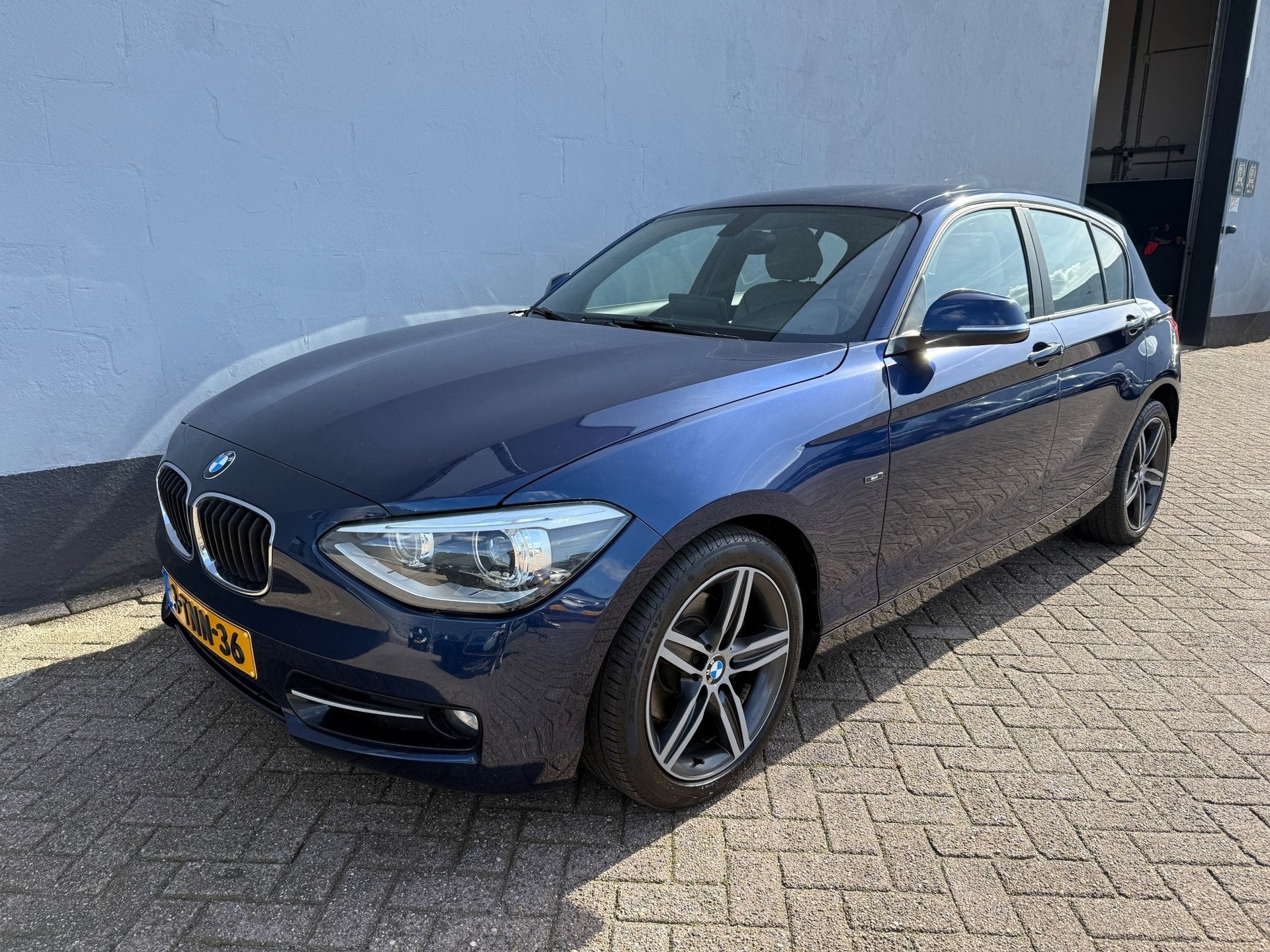 BMW 1-serie 118i Automaat - Lederen Interieur, Euro 5, Achterwielaandrijving, Gebruikt, 1290 kg