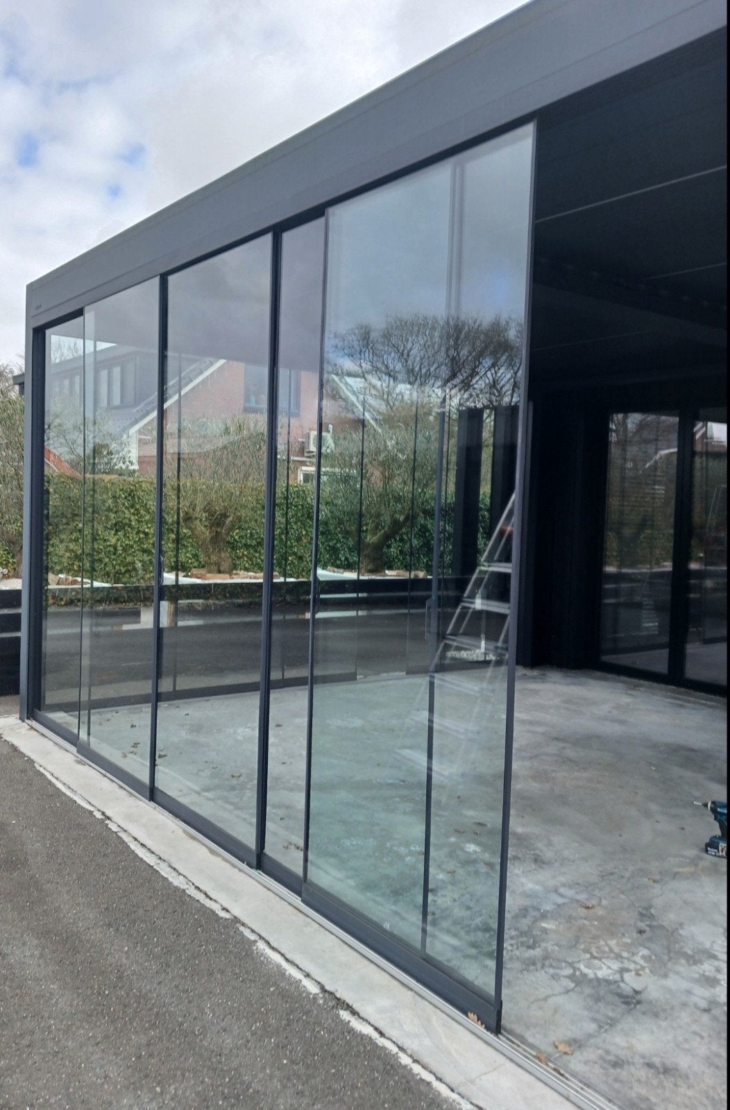 pergola lamellendak brustor 540 x 500.met 3 glazen schuifpui, Ophalen