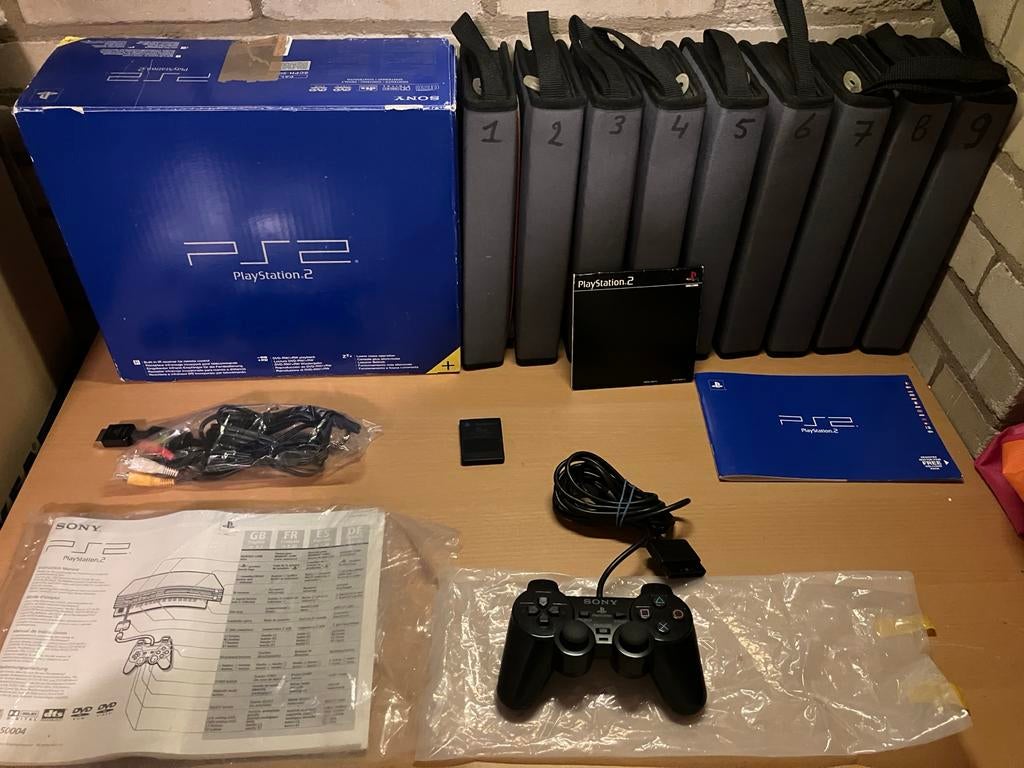 PlayStation 2 (PS2) met 9 spelmappen 400+spellen CIB, Spelcomputers en Games, 1 speler, Ophalen of Verzenden, Gebruikt, Vanaf 3 jaar