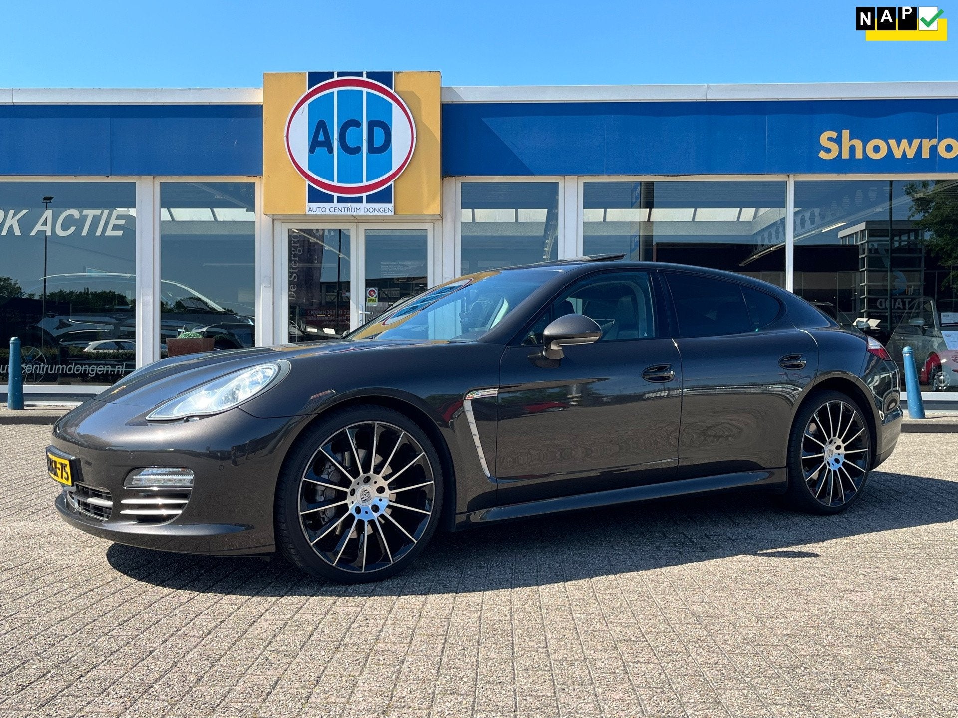 Porsche Panamera 3.0 D Platinum Edition | Orig NL | Sunroof, Automaat, Euro 5, Gebruikt, 241 €/maand
