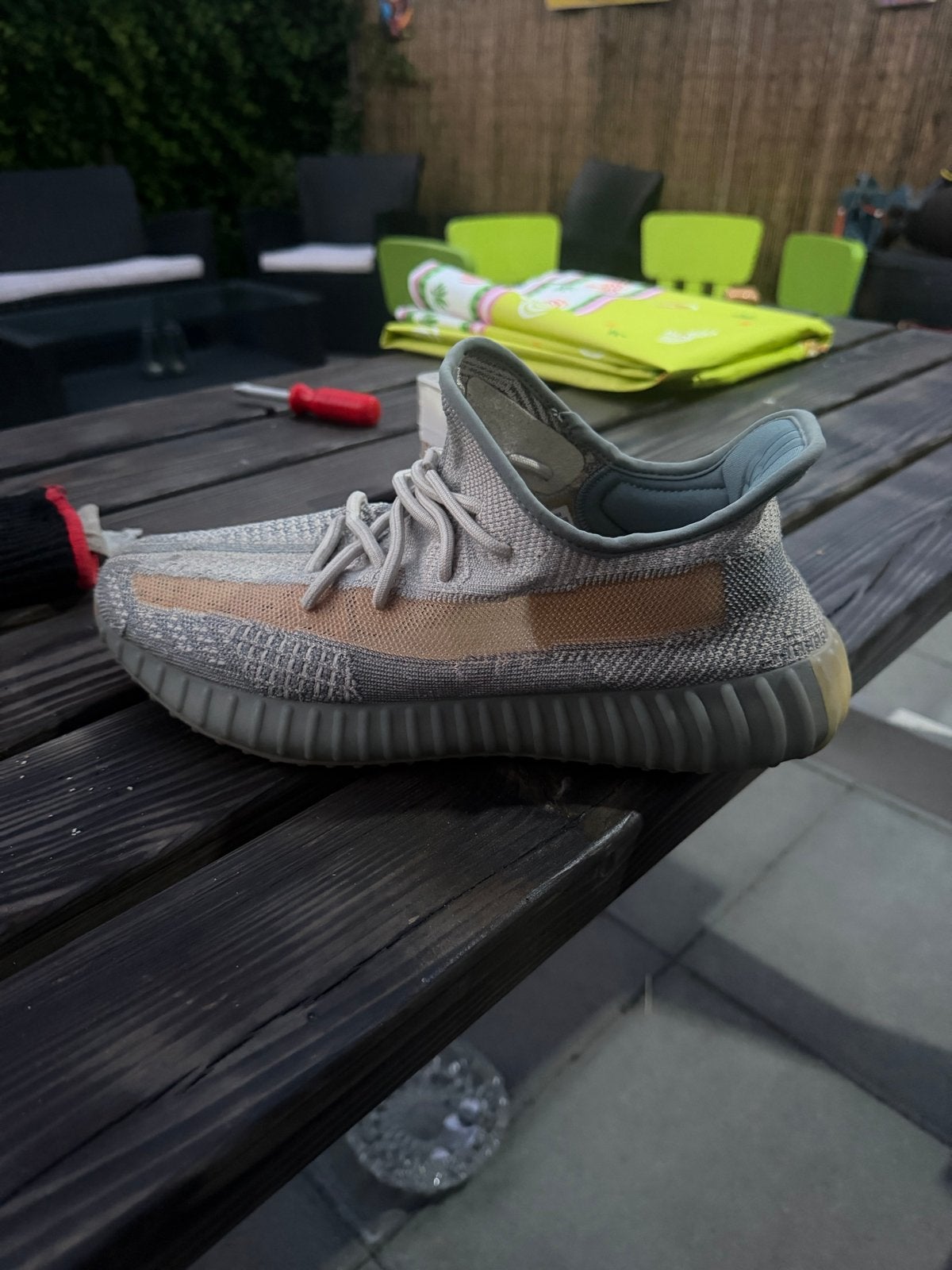 Adidas Yeezy Boost 350 V2 'Israfil' - Maat 45 1/3, Ophalen of Verzenden, Gedragen, Overige kleuren, Sneakers of Gympen