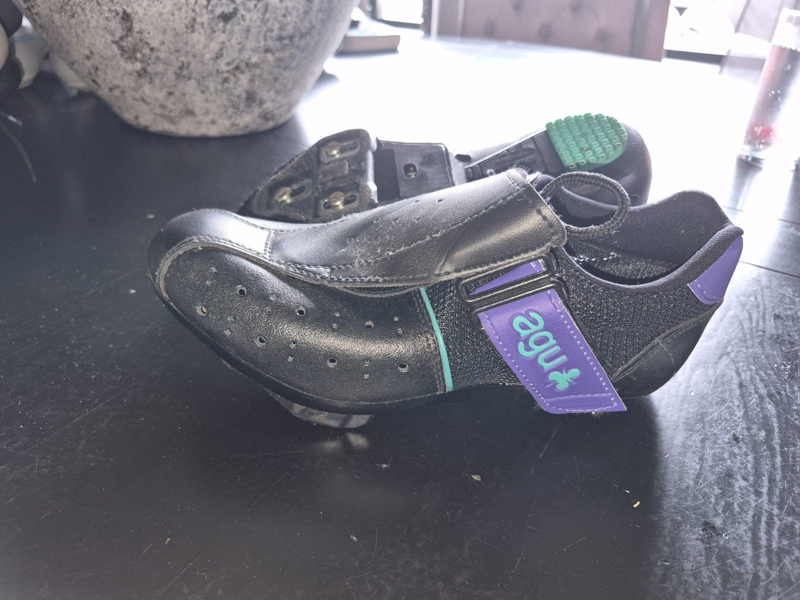 AGU wielren schoenen maat 39, Ophalen of Verzenden, Zo goed als nieuw, Helm