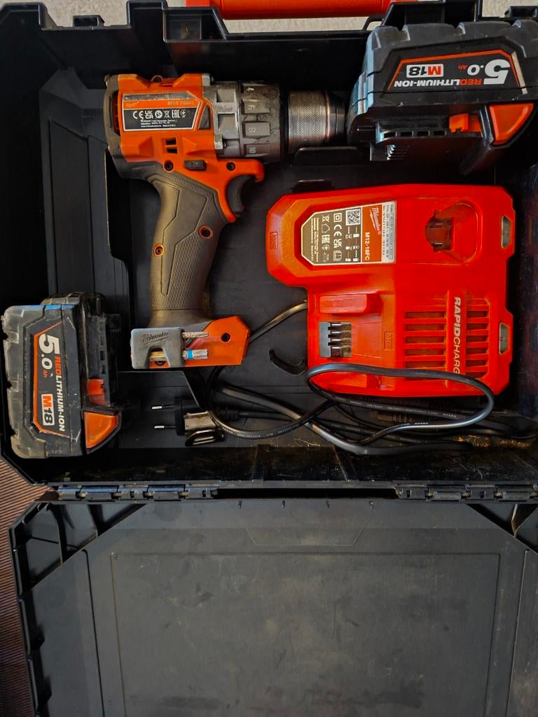Milwaukee M18 FDD3 set met 2 5.0 a*cu's en Snellader., Ophalen of Verzenden, Zo goed als nieuw, Boor- en Schroefmachine, Variabele snelheid