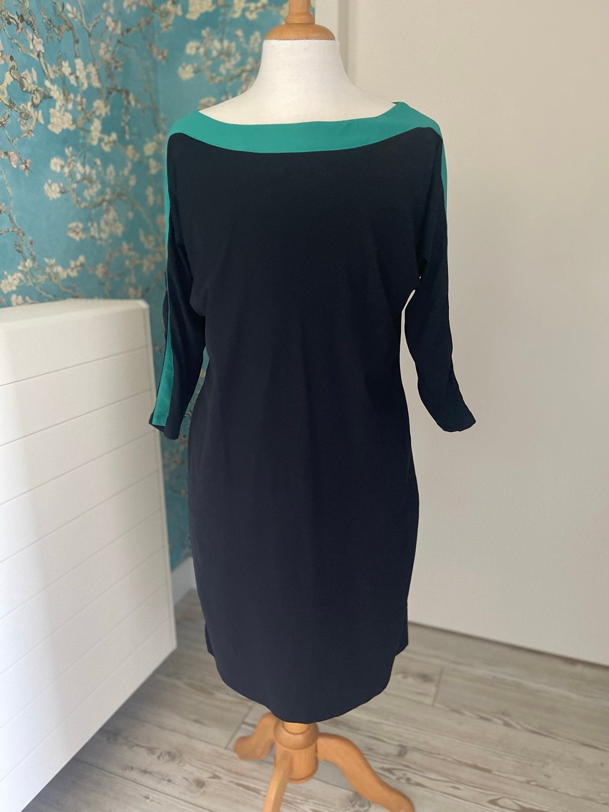 LaDress XL vleermuismouw jurk met groene band, Kleding | Dames, Ophalen of Verzenden, Gedragen, Maat 46/48 (XL) of groter, Groen