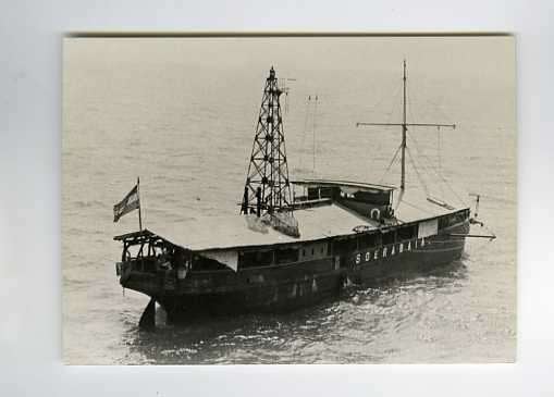 scheepvaart-foto-MARINE-NED INDIE/SOERABAYA-lichtschip, Ophalen of Verzenden, 1940 tot 1960, Duitsland