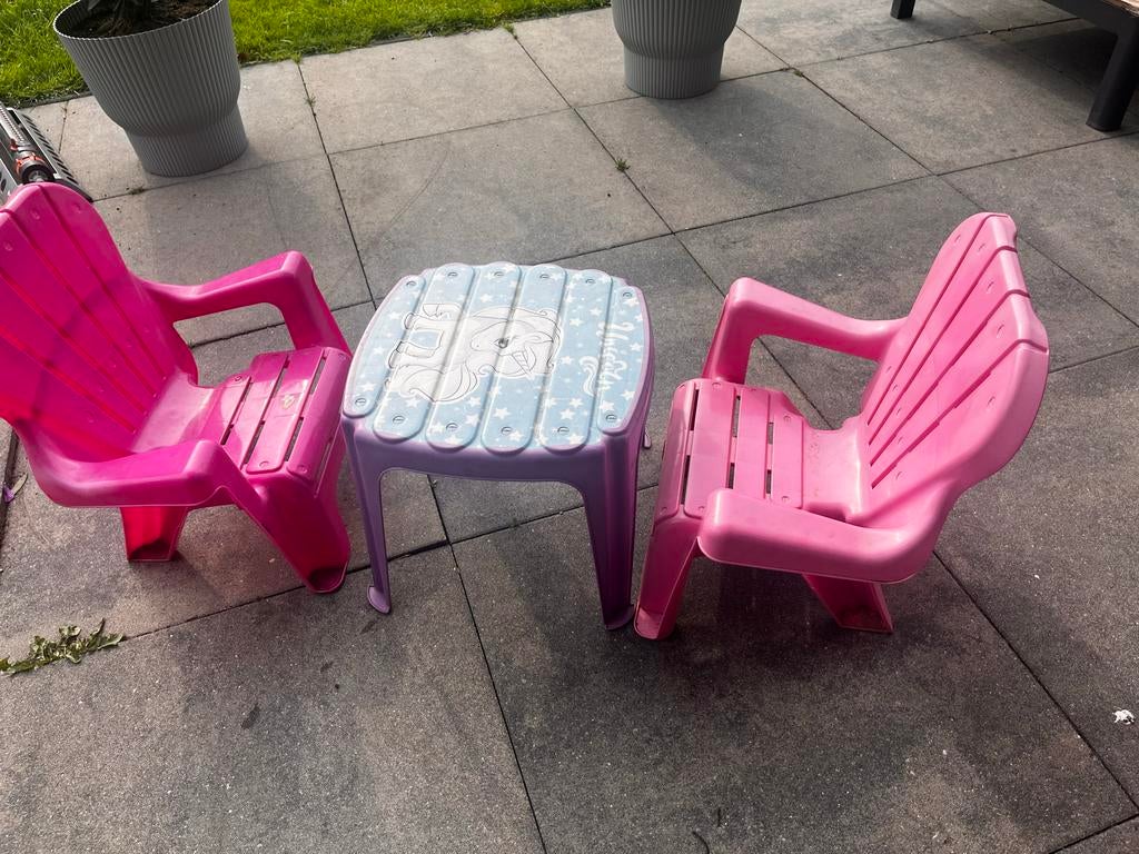 €5 Unicorn setje: tafel en twee stoelen (gebruikt), Ophalen, Gebruikt, Rond
