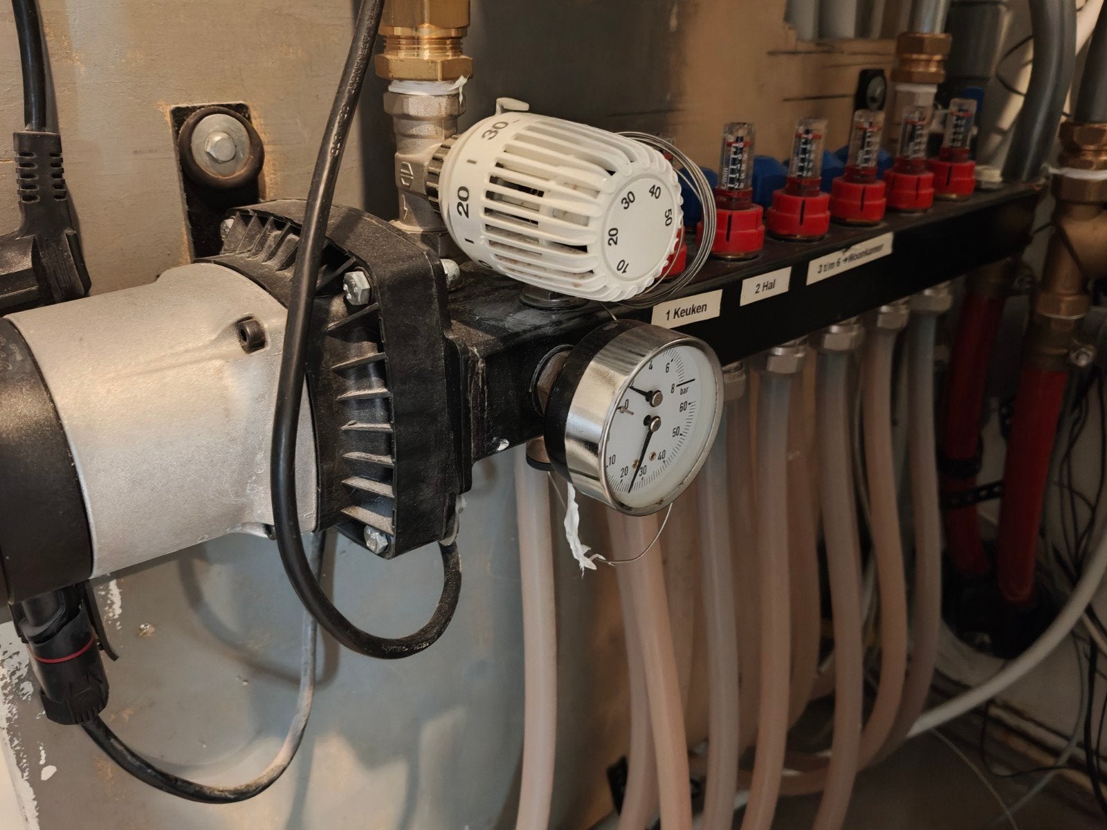 Vloerverwarmingsverdeler met pomp en thermostaat, Ophalen of Verzenden, Gebruikt, Overige typen