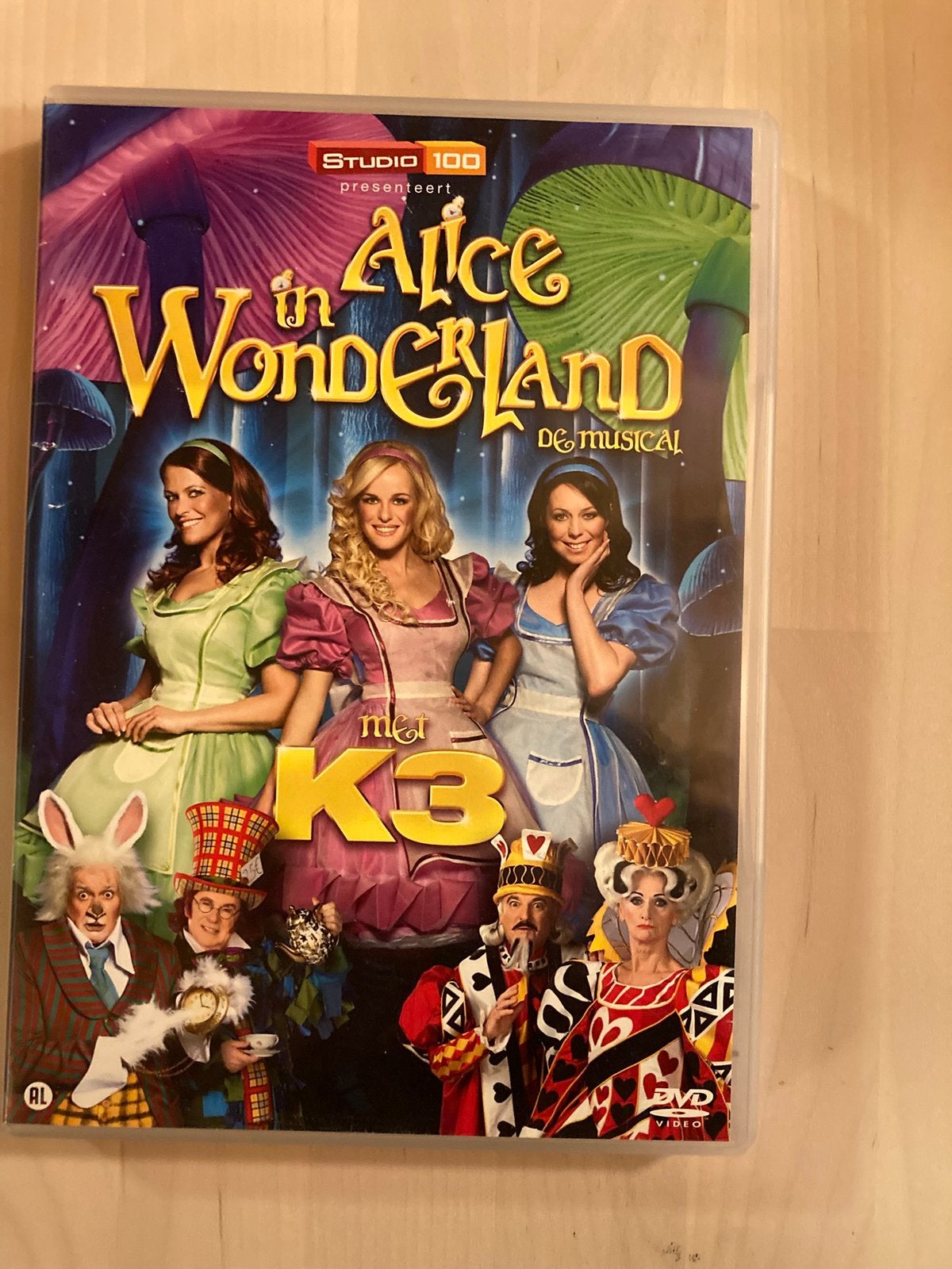 Dvd K3 Alice in wonderland, Show, Alle leeftijden, Zo goed als nieuw, Sprookjes