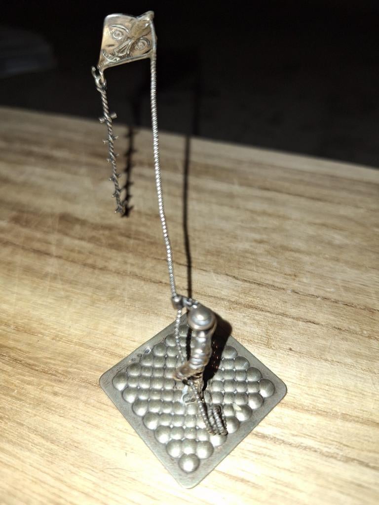 Zilveren miniatuur: Man met vlieger, Amsterdam, Antiek en Kunst, Ophalen of Verzenden, Zilver
