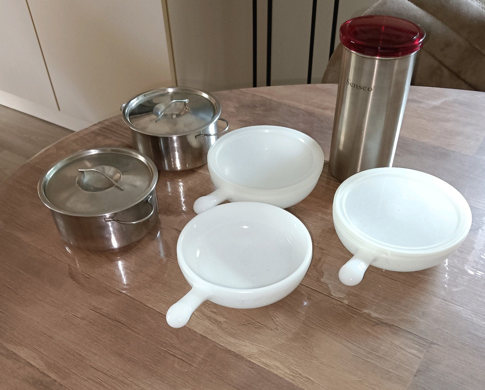 Senseo pads bus, pannetjes en melkglas schaaltjes, Overige typen, Ophalen of Verzenden, Zo goed als nieuw, Metaal