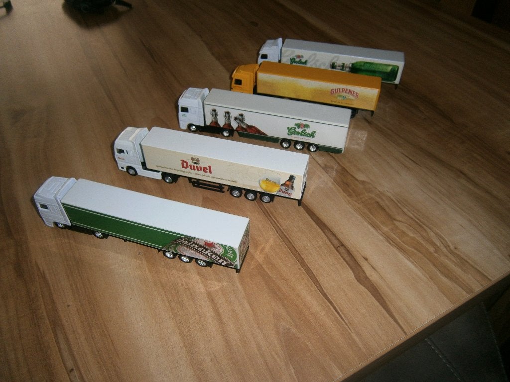 5 verschillende bier vrachtwagens schaal 1:87, Ophalen of Verzenden, Zo goed als nieuw, Bus of Vrachtwagen, Overige merken