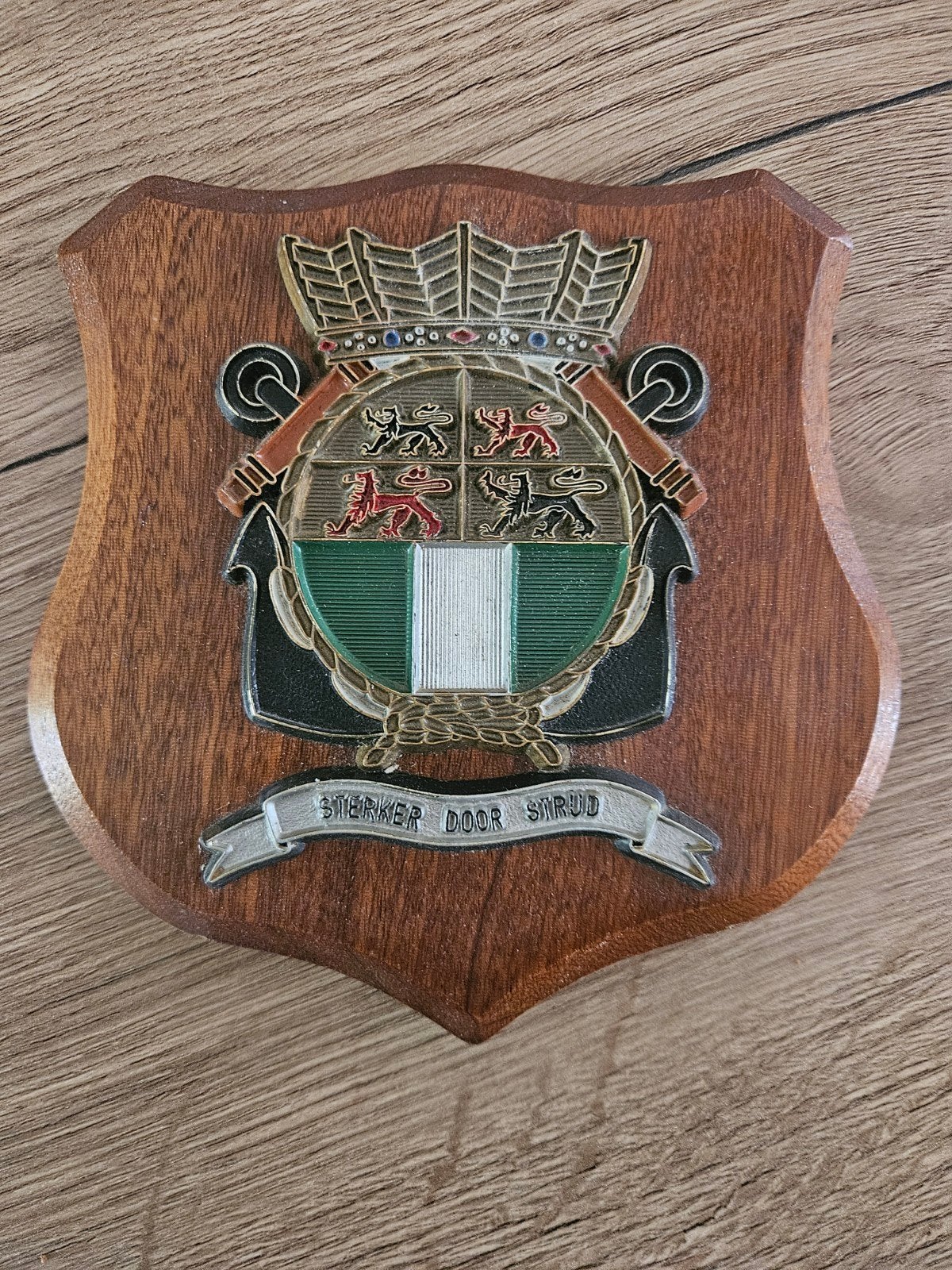 Wapenschildje HrMs Rotterdam, Verzamelen, Ophalen of Verzenden, Marine, Nederland, Overige typen