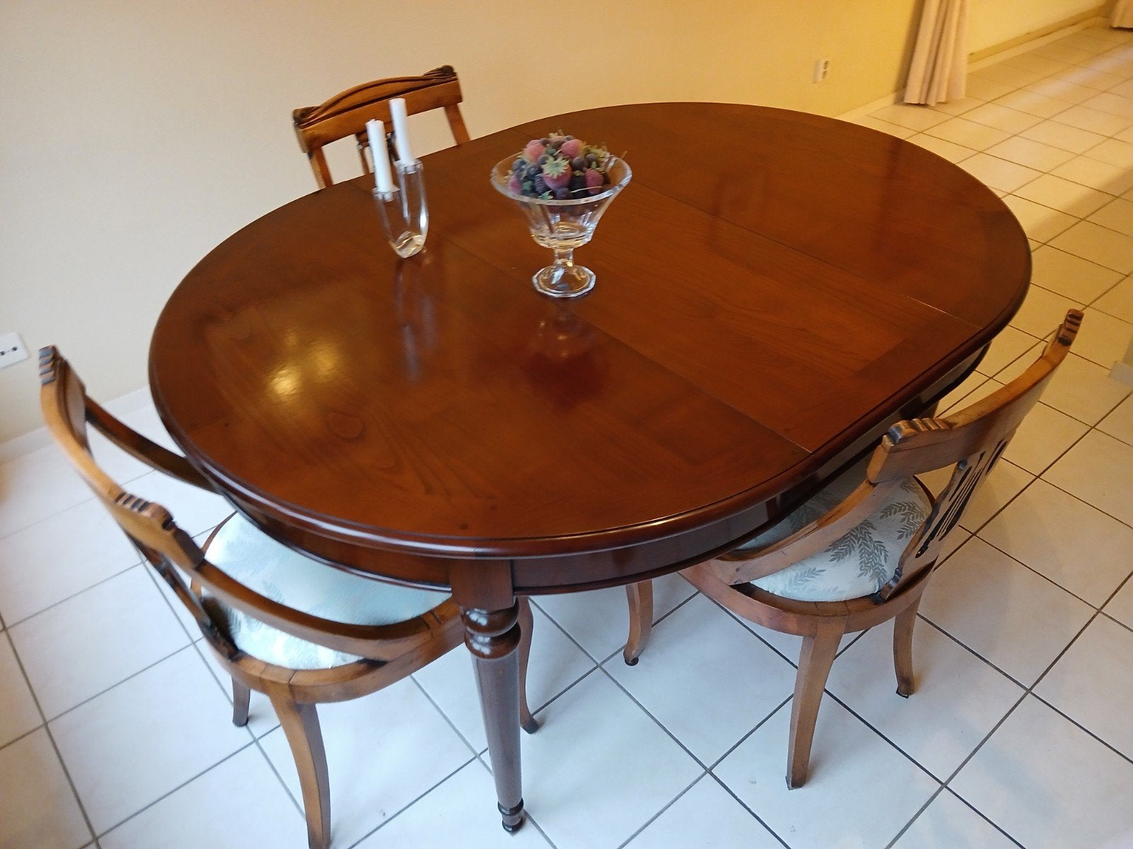 Uitschuifbare ronde eettafel met 3 stoelen, Antiek en Kunst, Ophalen