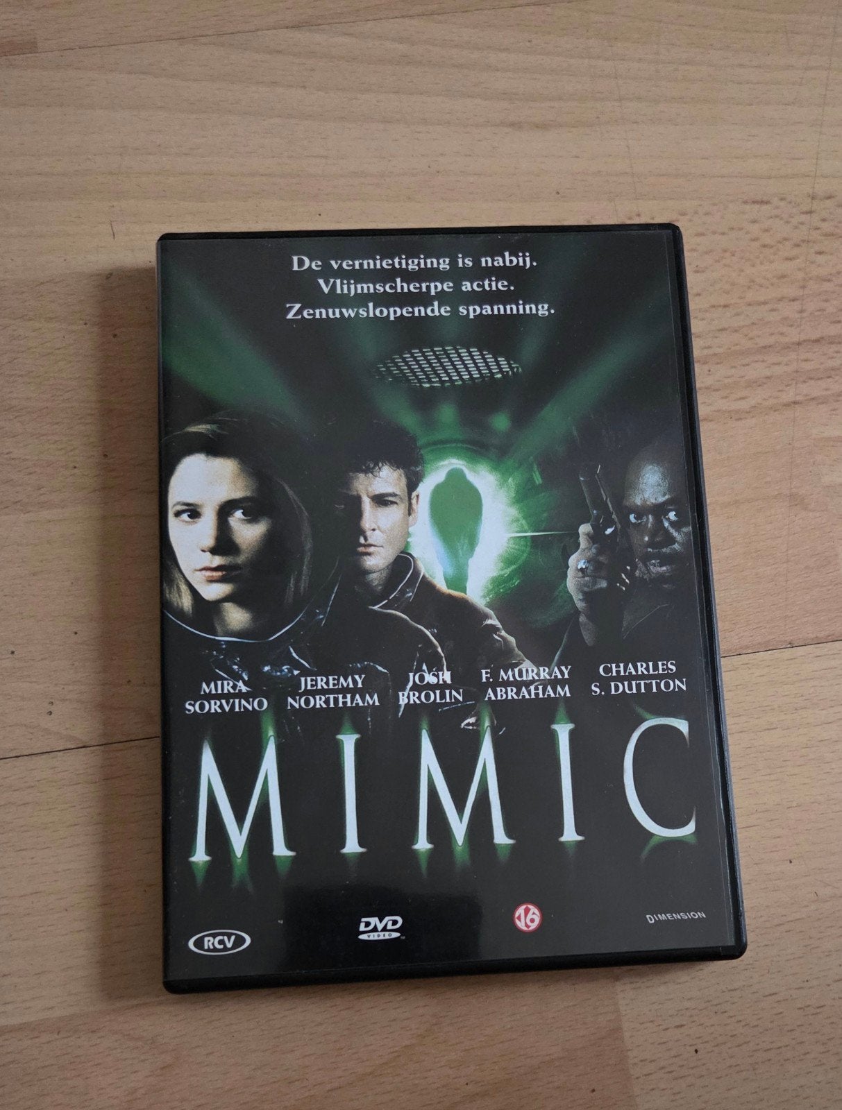 Mimic, Vanaf 16 jaar, Ophalen of Verzenden, Zo goed als nieuw