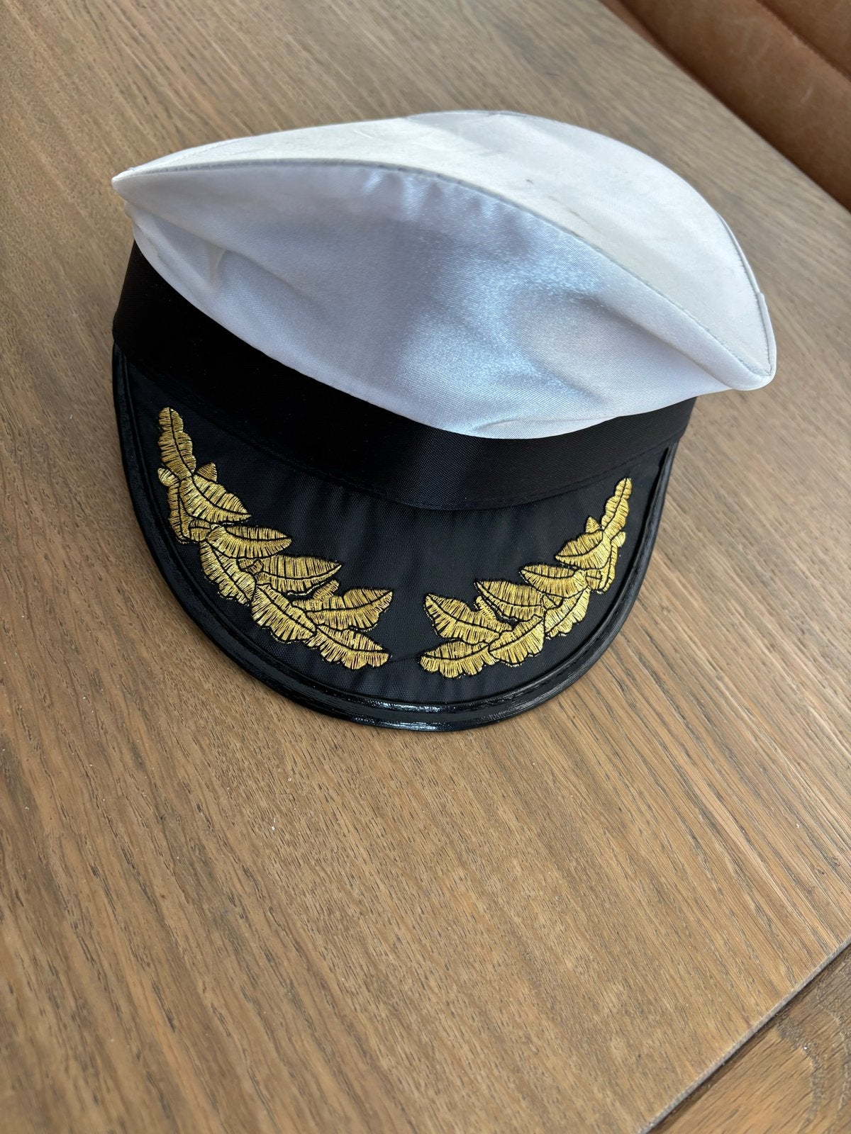 Kapiteinspet - Wit met gouden details, Kleding | Dames, Hoeden en Petten, Ophalen of Verzenden, Gedragen, One size fits all, Pet