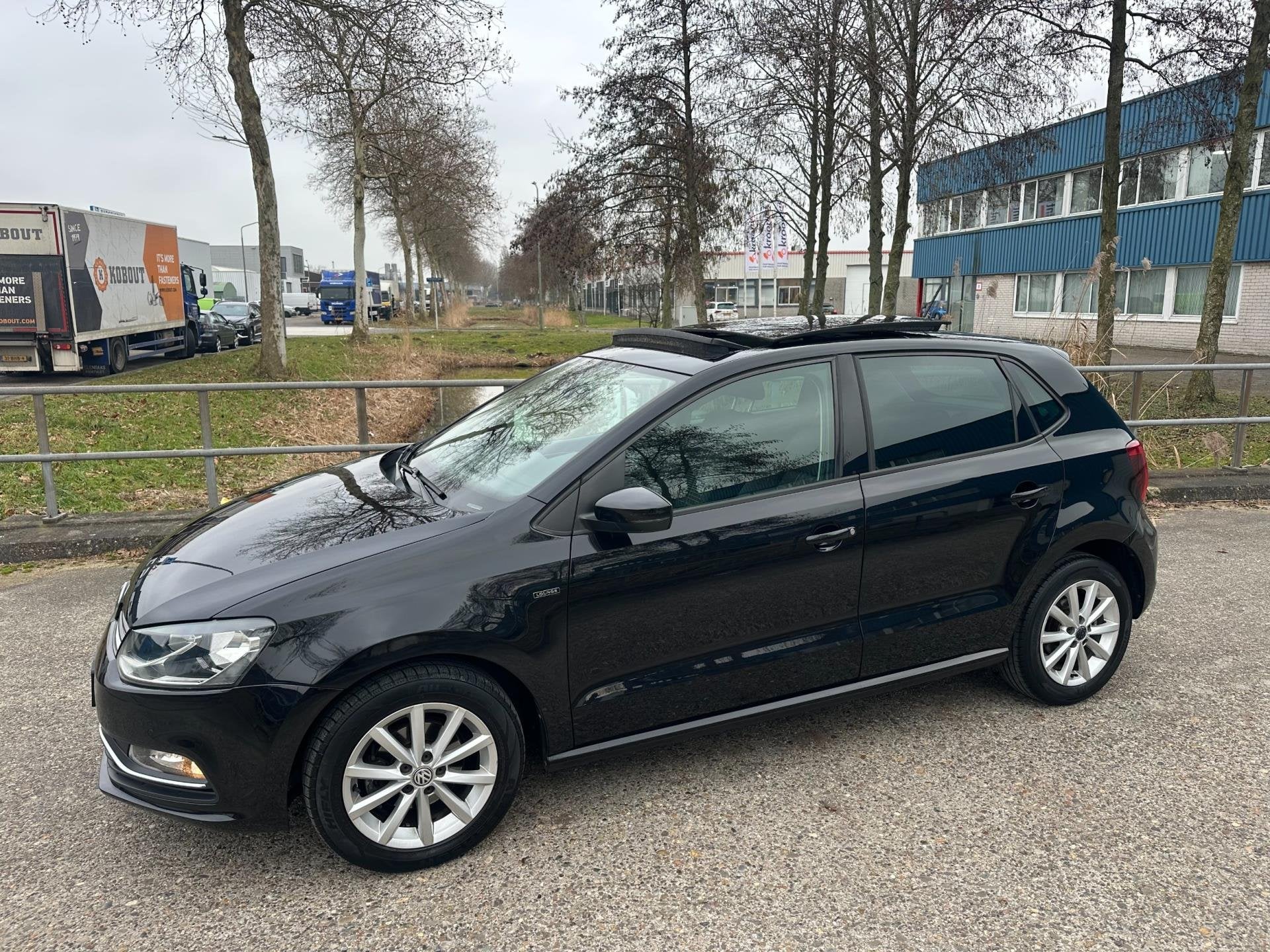 Volkswagen Polo 1.2 TSI Highline!2015!PDC!Panoramadak!LM.vel, Euro 6, 4 cilinders, Zwart, Bedrijf