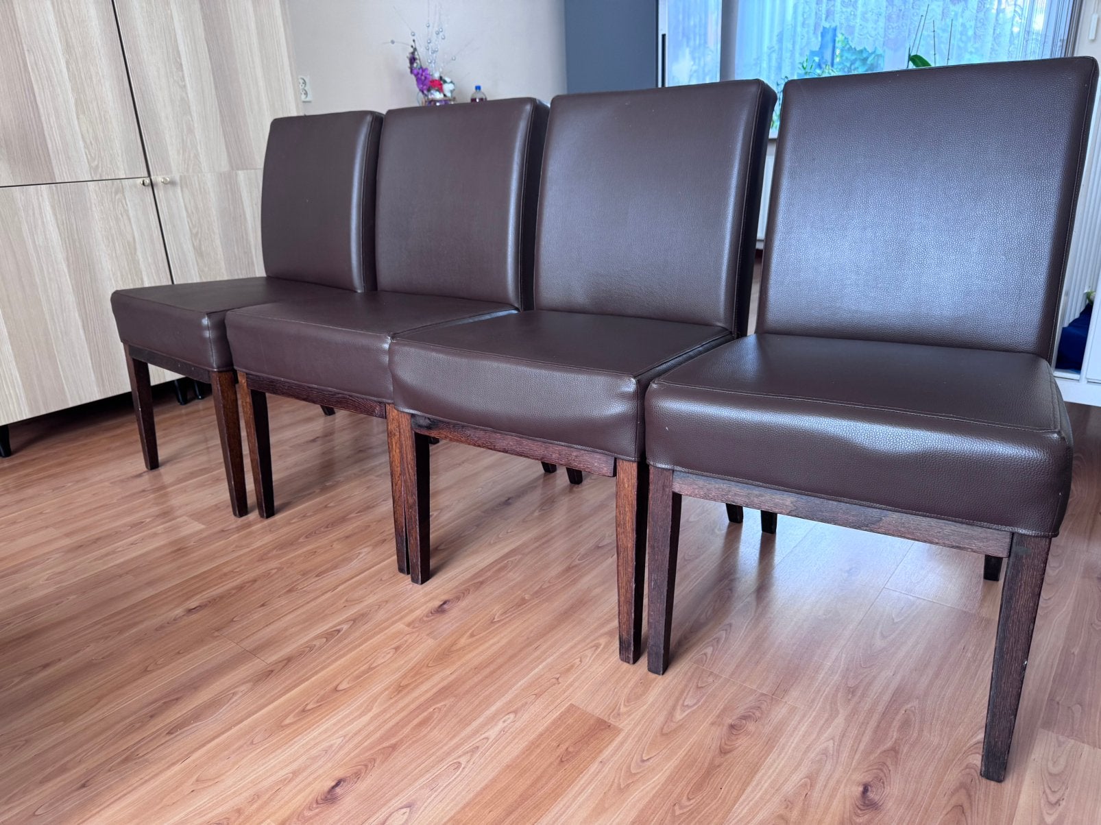 4 eettafel stoelen, Ophalen, Zo goed als nieuw