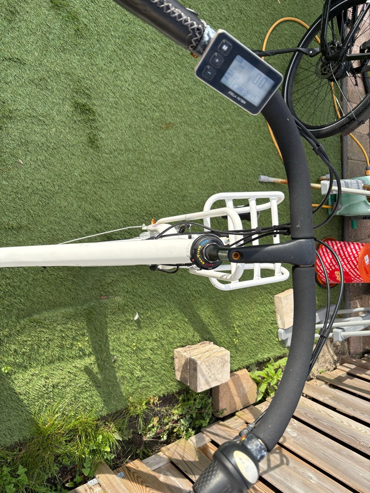 Stella elektrische fiets met voor- en achterdrager, 51 tot 55 cm, Ophalen, Gebruikt, 30 tot 50 km per accu