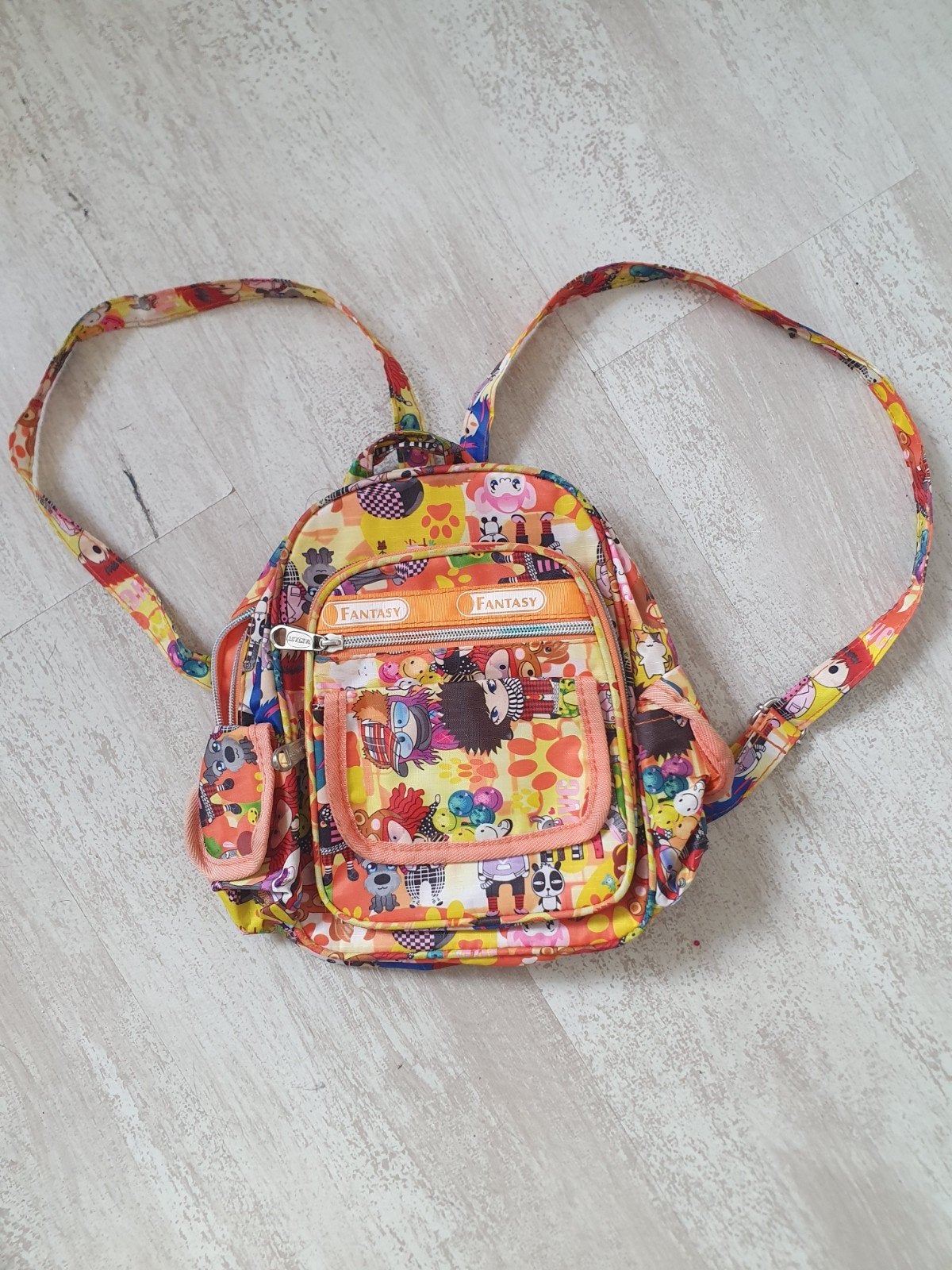 Kleurrijke kinderrugzak met 'Fantasy' opdruk, Ophalen, Gebruikt, Rugtas, Minder dan 30 cm