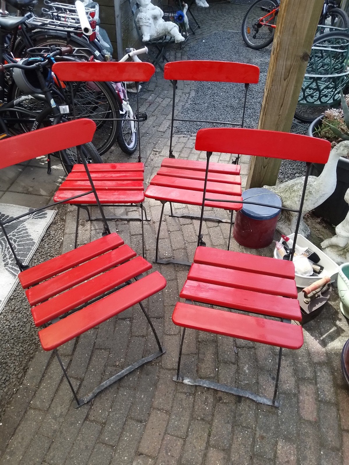 Set van 4 antieke smeedijzeren klapstoelen, rood, Antiek en Kunst, Ophalen