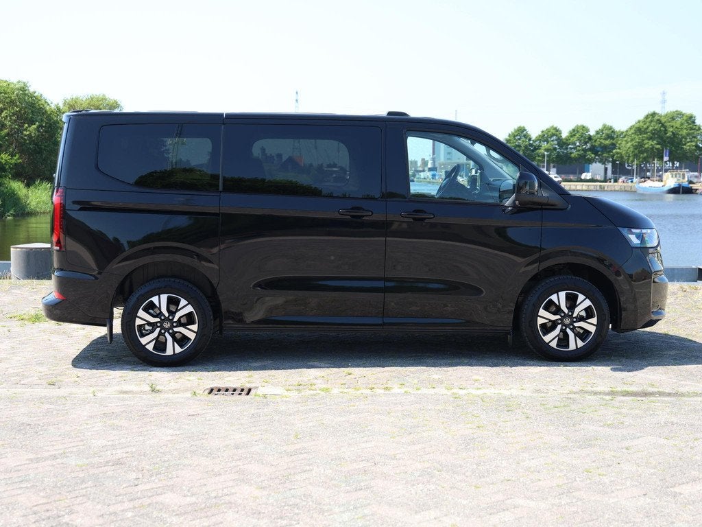 Volkswagen e-Transporter Caravelle 32 L1H1 Life 64 kWh | 9 p, Auto's, Automaat, Zwart, Overige carrosserieën, Zwart