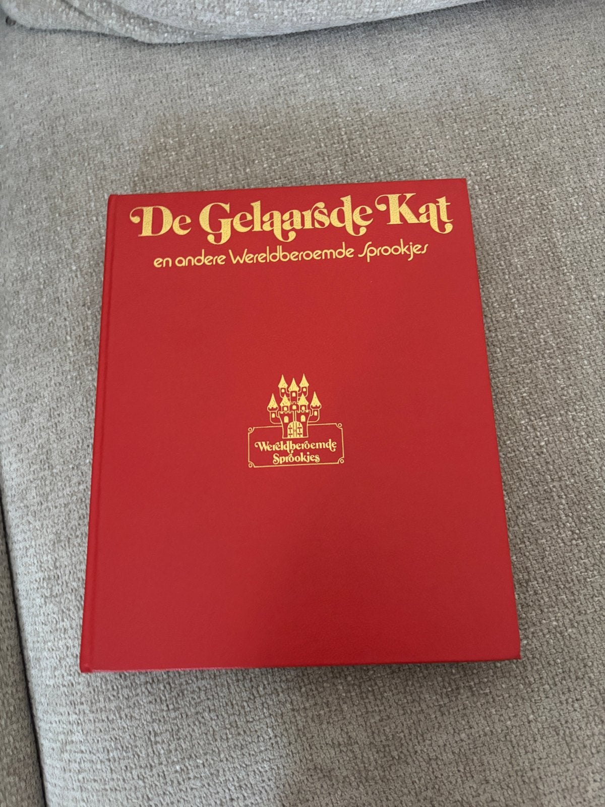 De Gelaarsde Kat en andere Wereldberoemde Sprookjes, Ophalen of Verzenden, Zo goed als nieuw