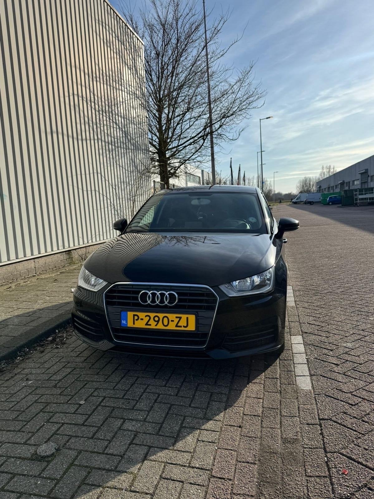Audi A1 1.0 Tfsi 82pk 2018 Zwart, Auto's, Audi, Voorwielaandrijving, Zwart, 24 km/l, Particulier