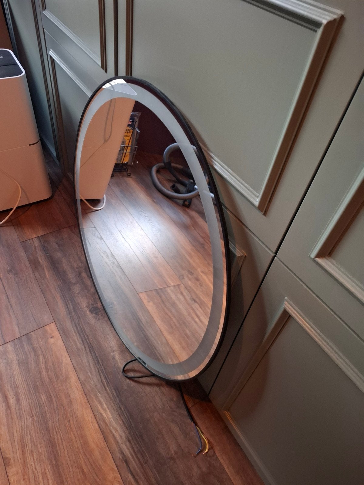 Ronde badkamerspiegel met verlichting en stopcontact, 80 cm, Huis en Inrichting, Ophalen, Rond, Zo goed als nieuw, 75 tot 100 cm