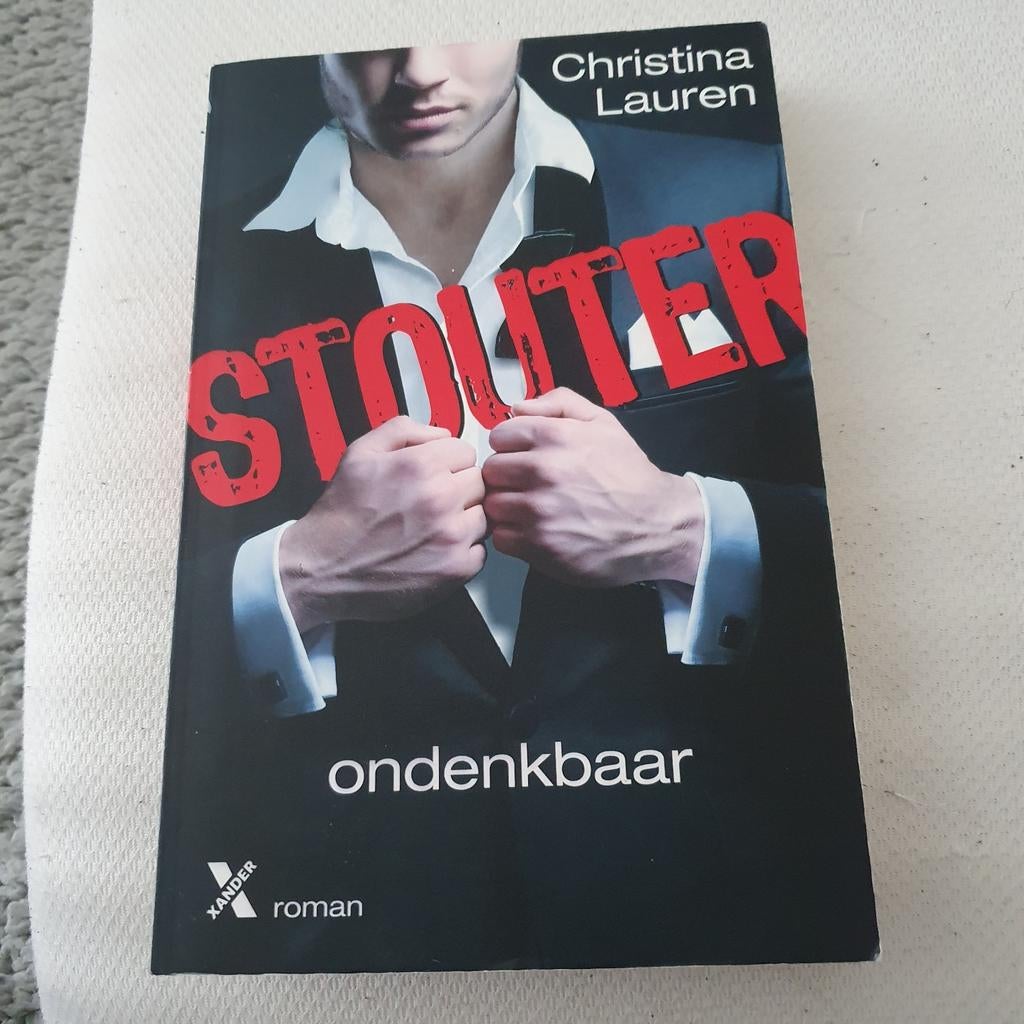 Stouter - Ondenkbaar - Christina Lauren (Roman), Boeken, Ophalen of Verzenden, Gelezen, Christina Lauren, Nederland
