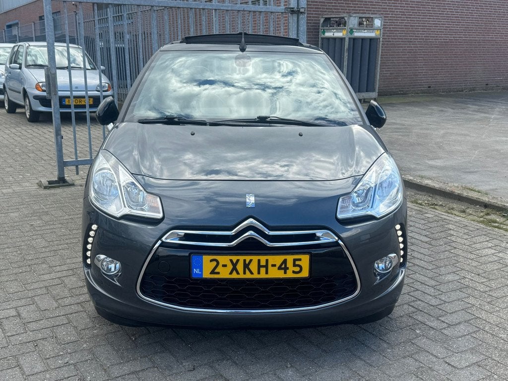 Citroen DS3 Cabrio 1.2 VTi So Chic! NL AUTO NAP! Navi l Crui, Auto's, Citroën, Euro 5, Stof, 1199 cc, Cabriolet