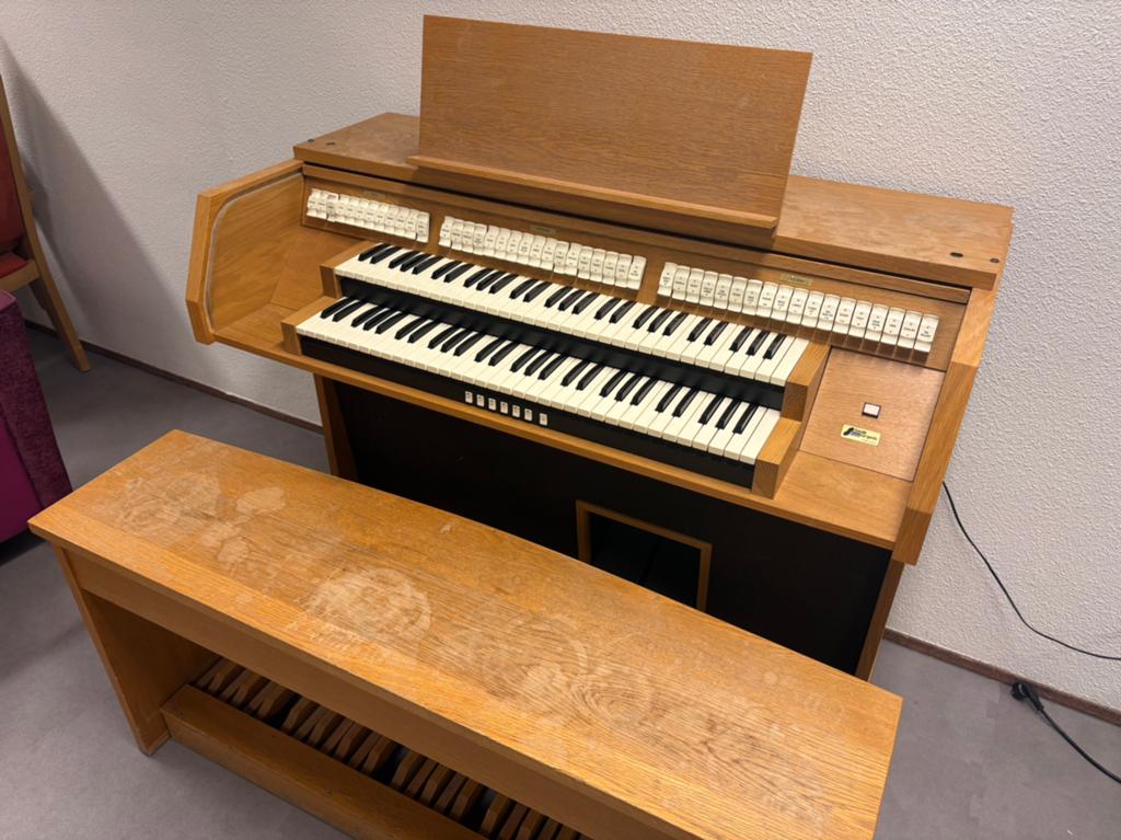 Gebruikt Eminent orgel type OM 8700, Ophalen, Gebruikt, 2 klavieren, Orgel
