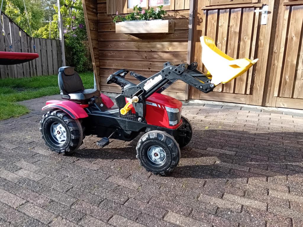 Rode traptractor met voorlader - gebruikt, Ophalen, Gebruikt, Trapvoertuig