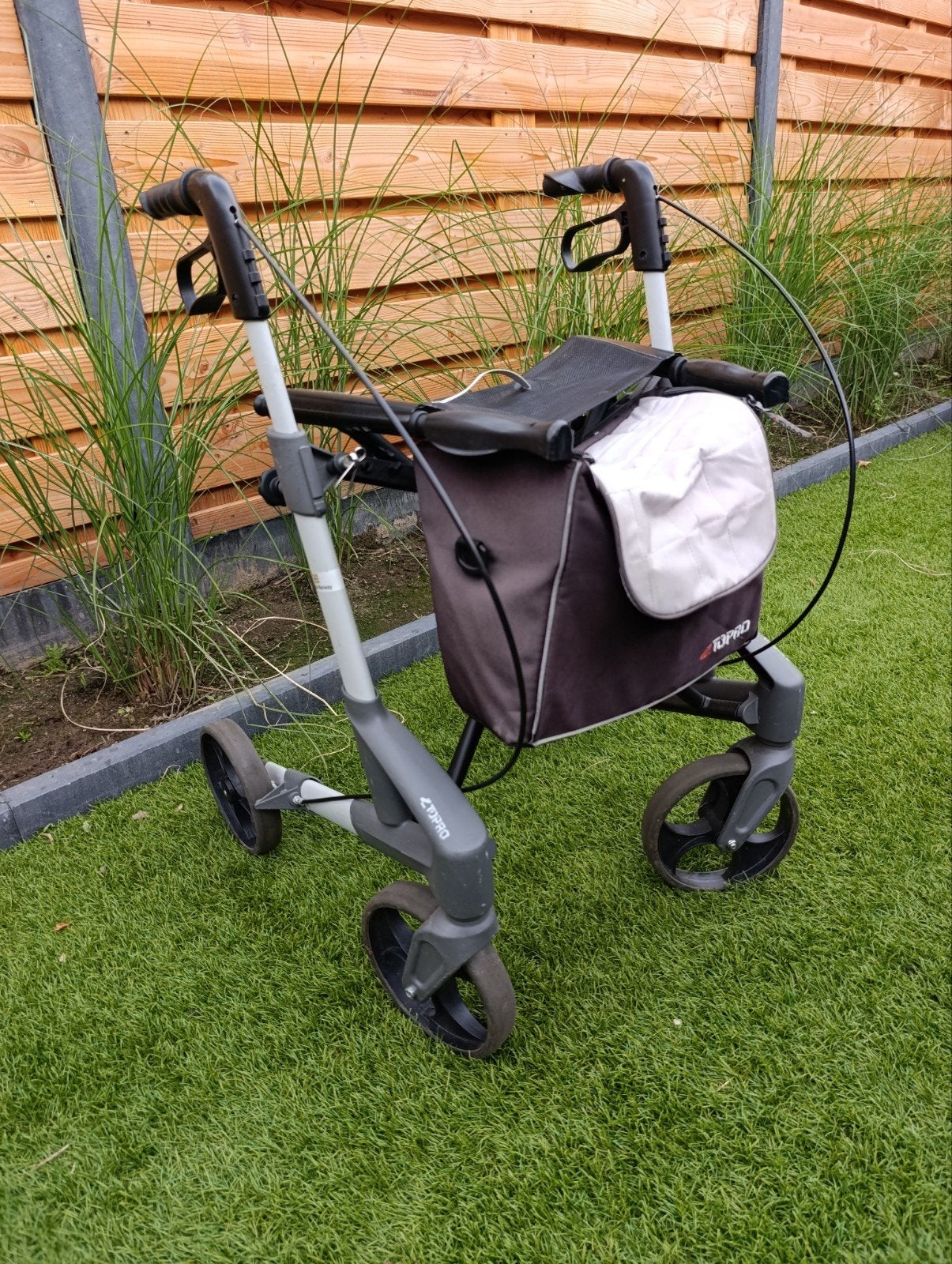 Topro inklapbare rollator, Ophalen