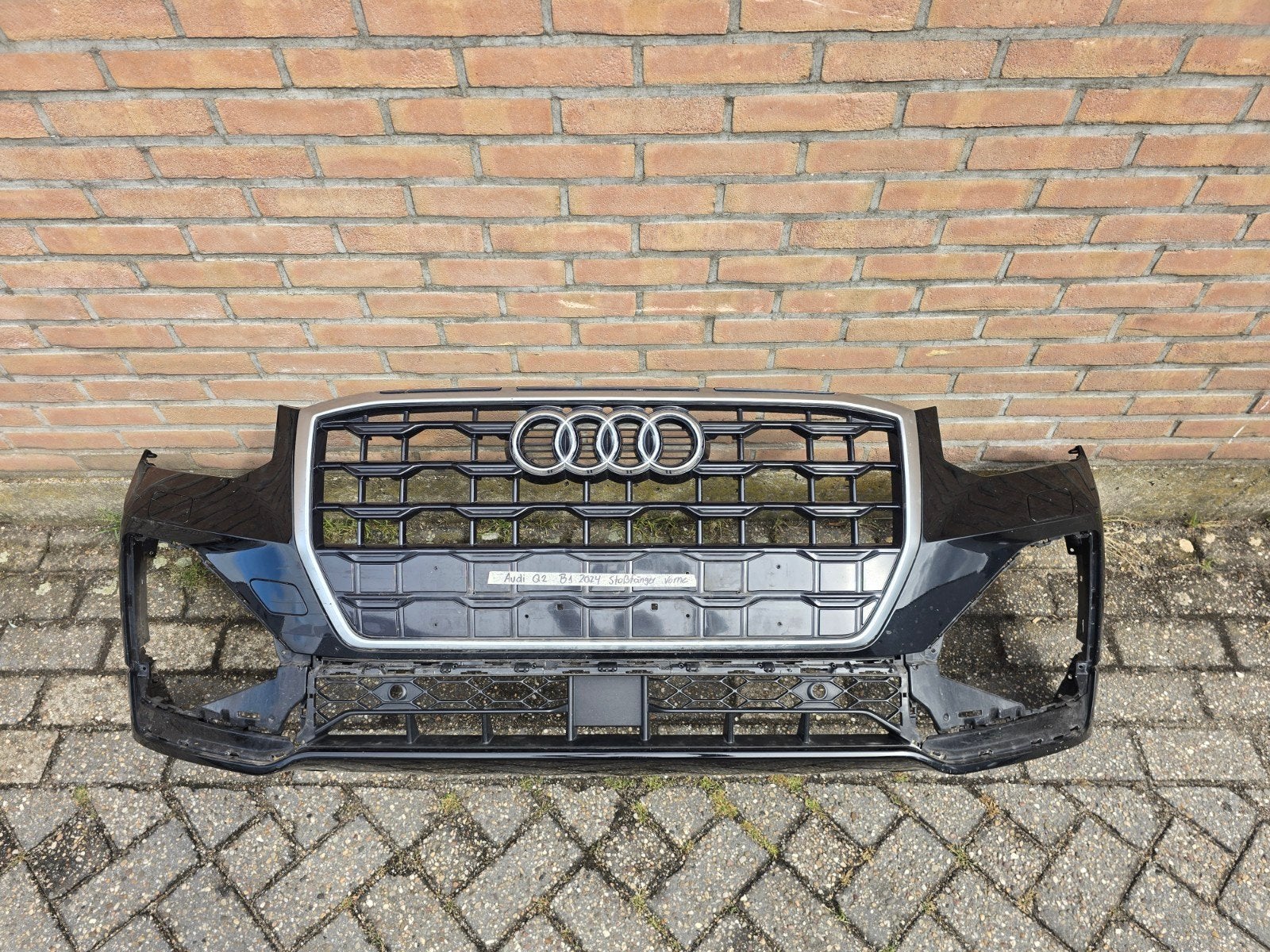 Voorbumper 4x pdc kls Audi Q2 81A S-line facelift bj 2020-h, Audi, Gebruikt, Voor, Bumper