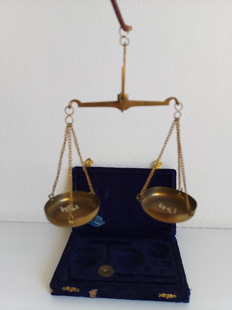 Weegschaaltje. Made in india., Ophalen of Verzenden, Zo goed als nieuw, Rechthoekig, Metaal