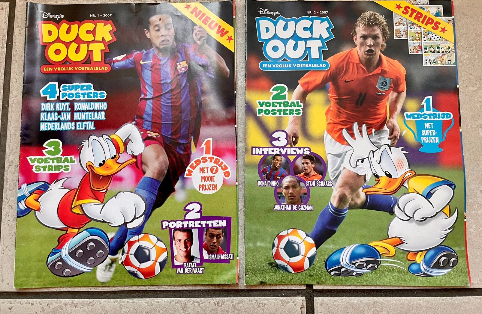 TE KOOP: 2x Duck Out voetbalblad nrs. 1 en 2 uit 2007, Boeken, Stripboeken, Meerdere stripboeken, Ophalen of Verzenden, Zo goed als nieuw