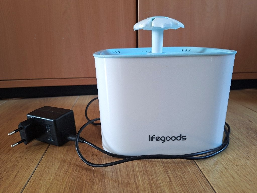 LifeGoods drinkfontein voor katten en honden (2 liter), Dieren en Toebehoren, Kattenvoerbakken en Drinkbakken, Ophalen of Verzenden