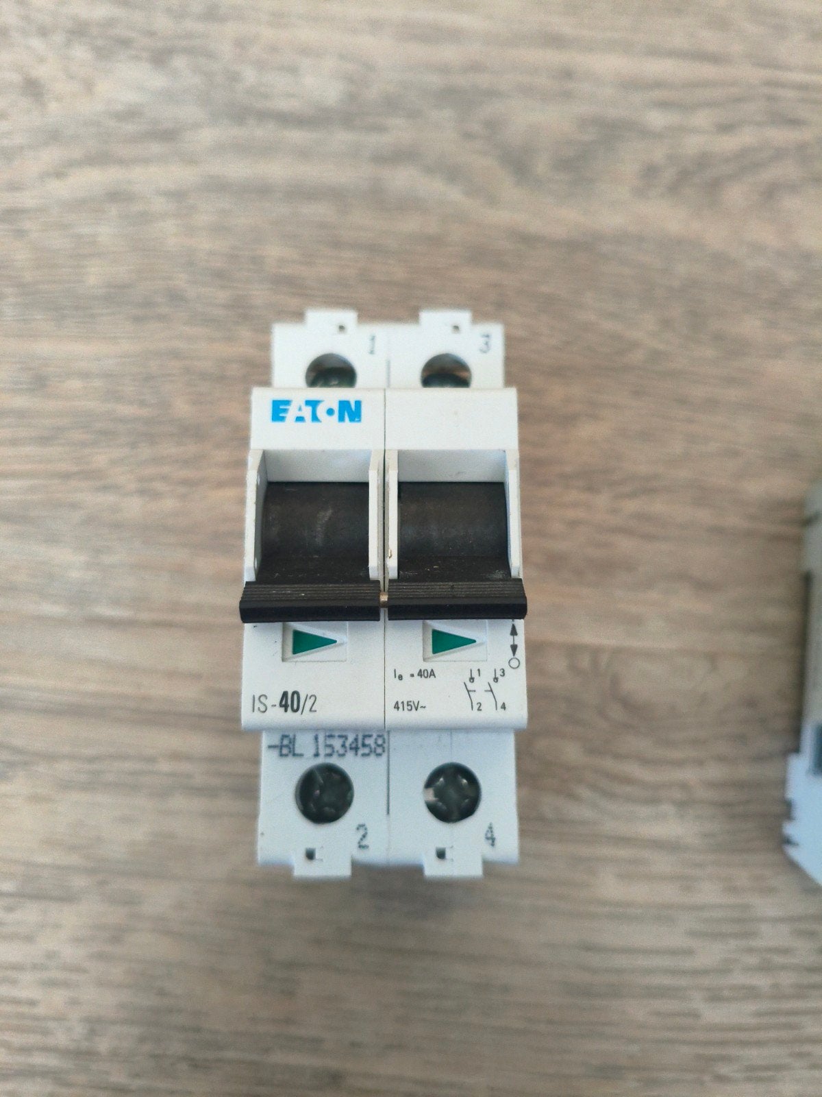 Eaton IS-40/2 2polige hoofdschakelaar, Ophalen of Verzenden, Zo goed als nieuw, Eaton, Schakelaar
