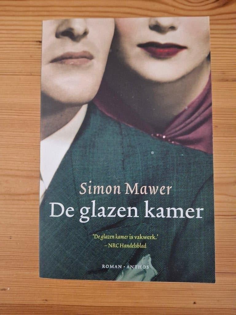 De glazenkamer van Simon Mawer., Ophalen of Verzenden, Gelezen