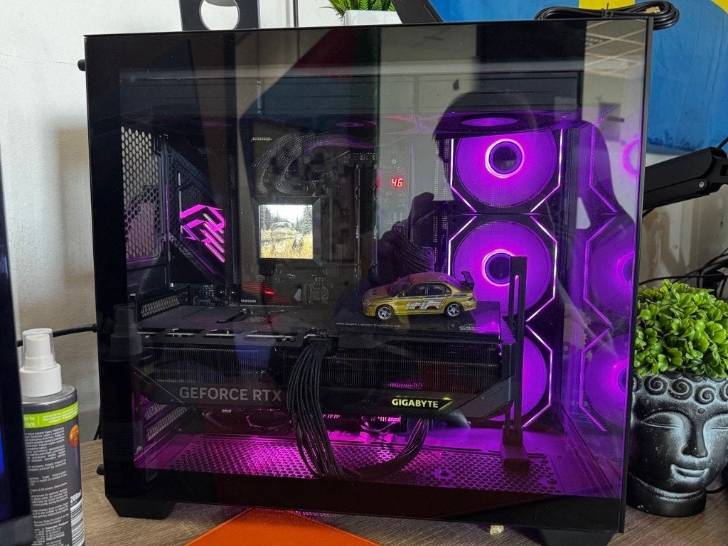 Selling a custom-built gaming PC. RTX5070Ti Ryzen 79800x3d, Ophalen, Gebruikt, 32 GB, Zelf gebouwde pc
