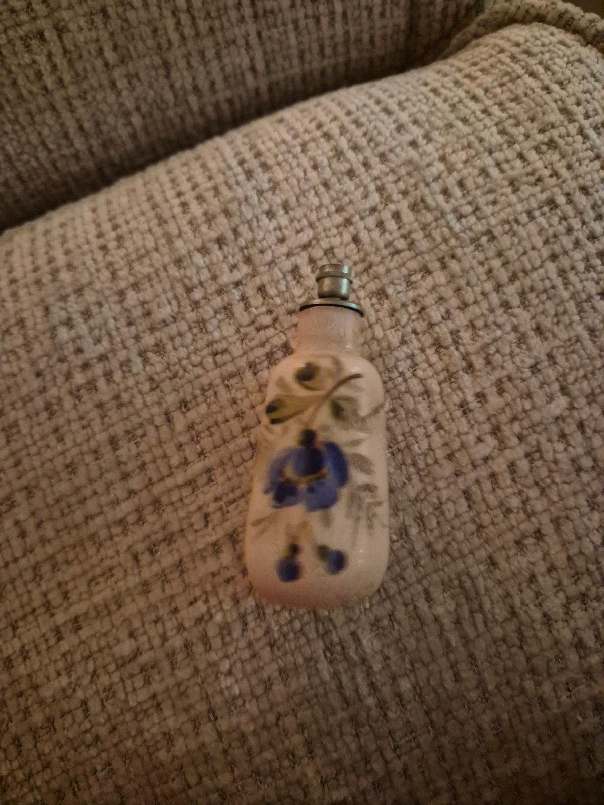 Antieke Porseleinen Snuff Bottle met Bloemmotief, Ophalen of Verzenden