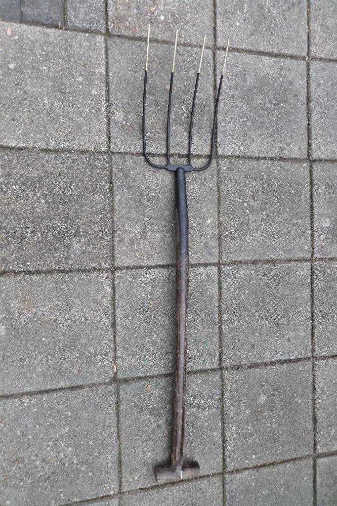 Mestvork - 120cm - Vier tands - €20,00, Ophalen, Zo goed als nieuw, Vork