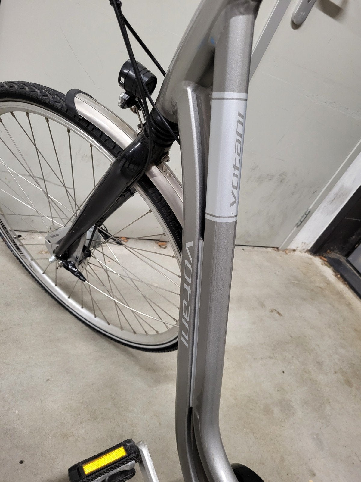 Votani damesfiets - 8 versnellingen, goede verlichting, Gebruikt, Versnellingen, Schijfrem, Ophalen