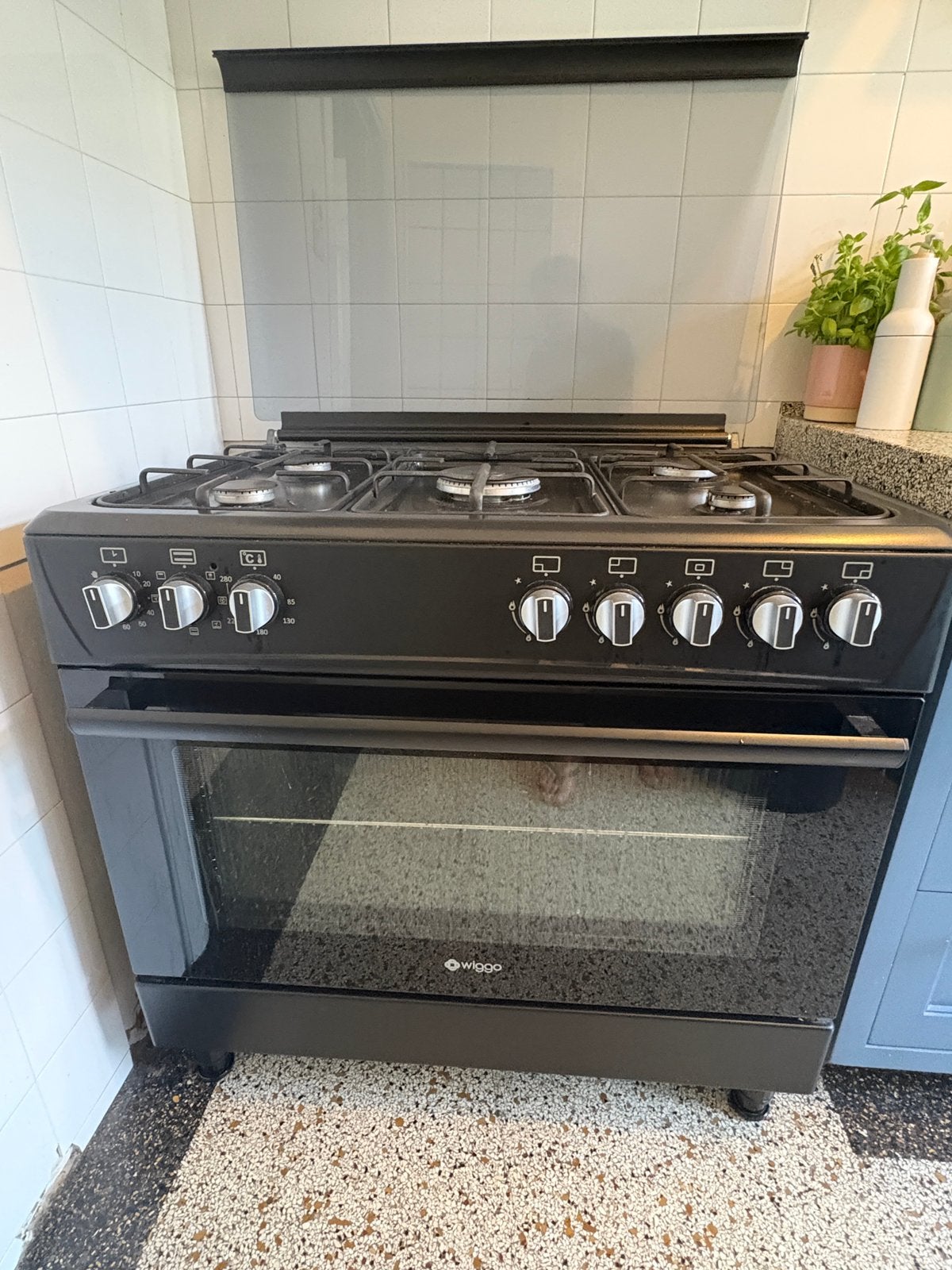 Wiggo 5-pits gasfornuis 90cm WO-E905R(BB), Witgoed en Apparatuur, Fornuizen, Ophalen, 60 cm of meer, Grill, Zo goed als nieuw