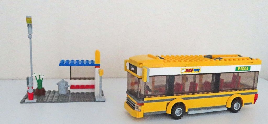 Foto 6 van Lego City straathoek 7641, met bijbeh. boekjes, izgst