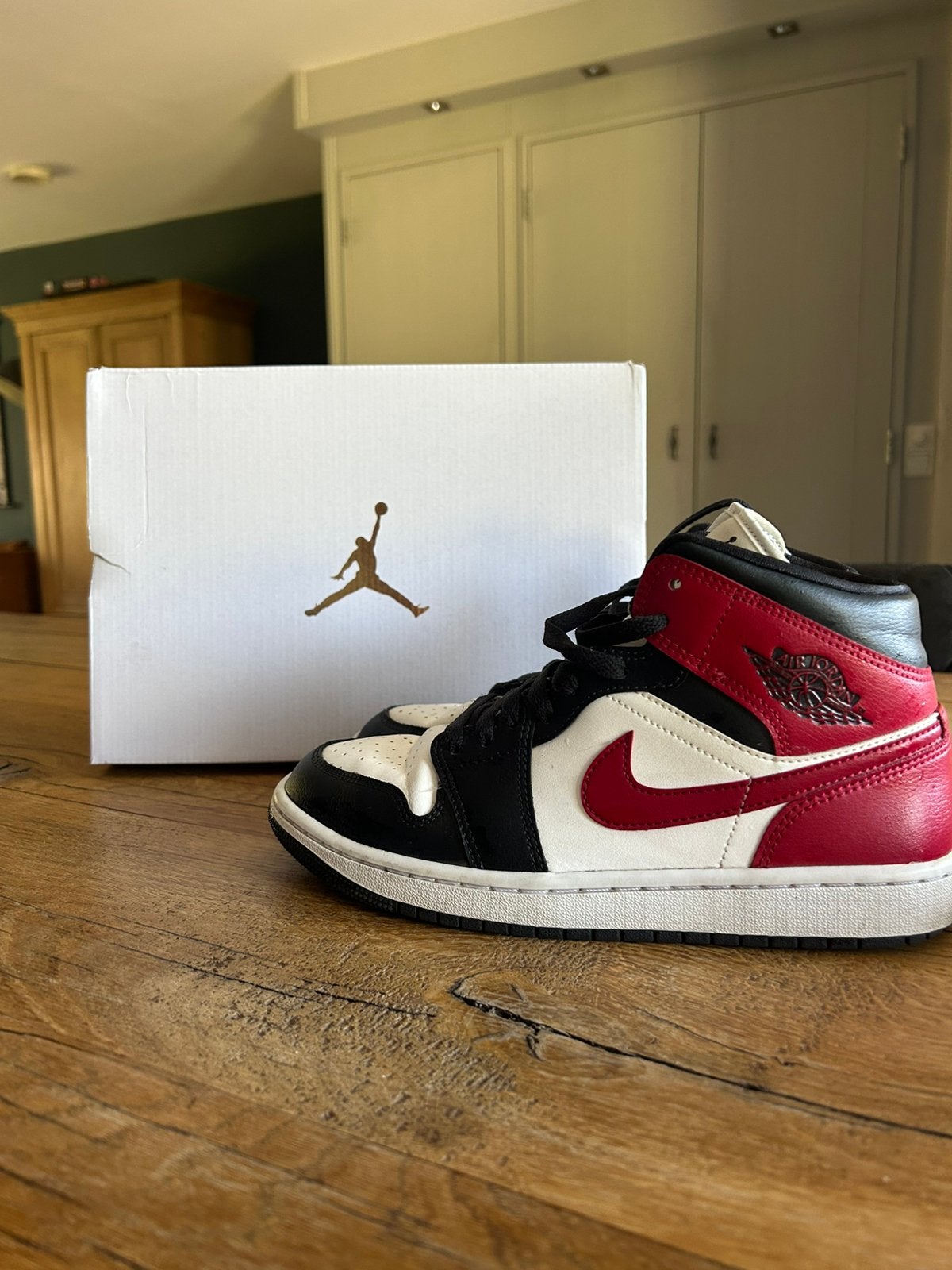 Nike Air Jordan Mid 1, Overige kleuren, Ophalen of Verzenden, Sneakers of Gympen, Zo goed als nieuw